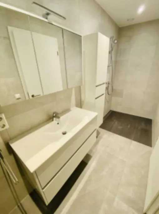 Elegant 2 Bedrooms In Center With Parking &Terrace- 142-99 Luxemburgo
